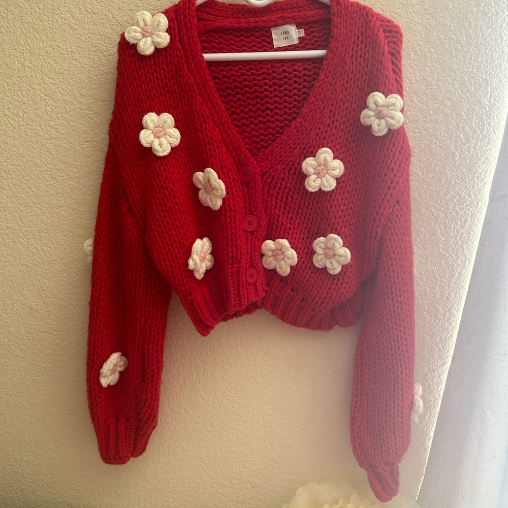 Cute flower sweater 🌺